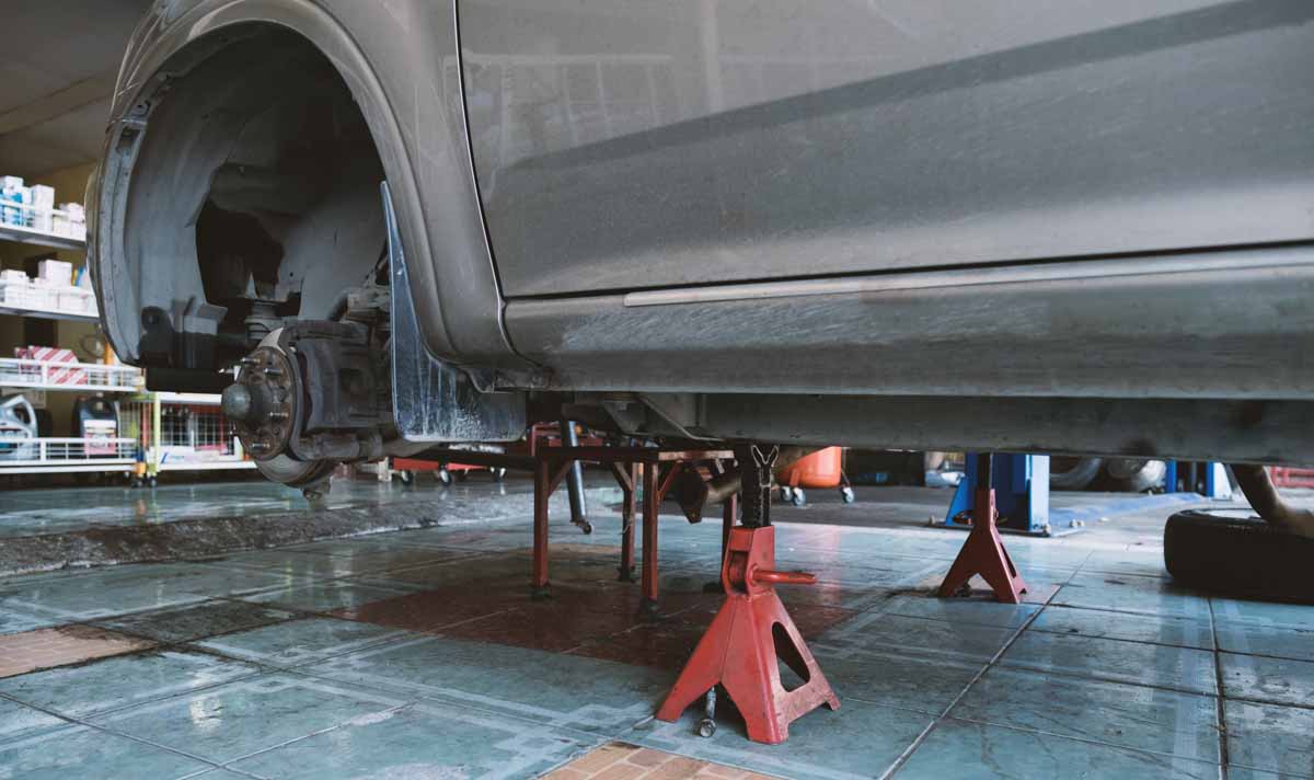 brake car disc rotor removed tire for change old disk, service n